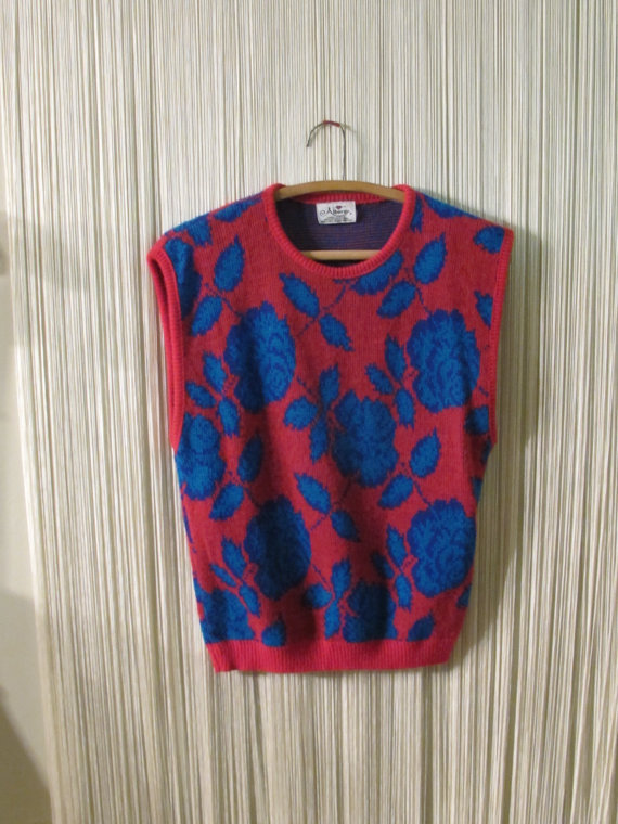 FUNKy RED AnD bLUE SwEATER vEST WiTH ARGyLE ROSE PATTERN by ShastaBrookVintage 