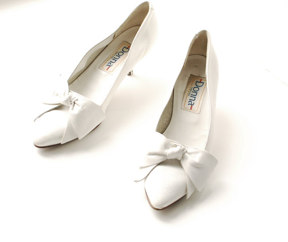 VTG 80s white leather bow shoes by Silkheaven