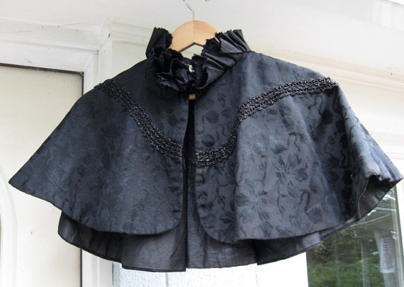 Black Capelet / Witches Cape / Victorian / Goth / Old Black Cape / Dark Shadows / Downton Abbey by  vintagemb60 