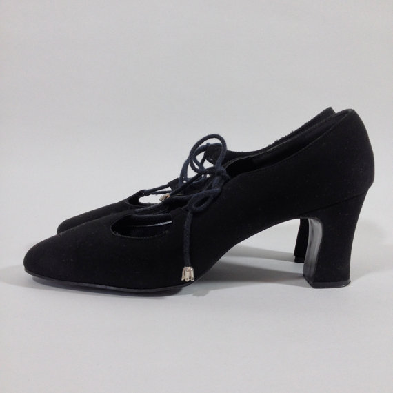 vintage 60s mod black velvet witchy lace up heels 8.5 by vintspiration