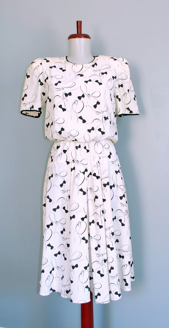 Vintage 80's Novelty Bow Print Dress - M/L by shoplucilles
